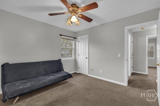 Building Photo - 138 Penn Station