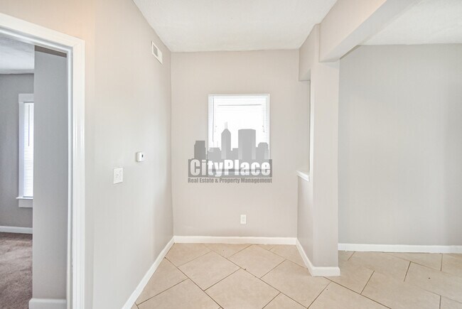 Building Photo - 674 S 13th St