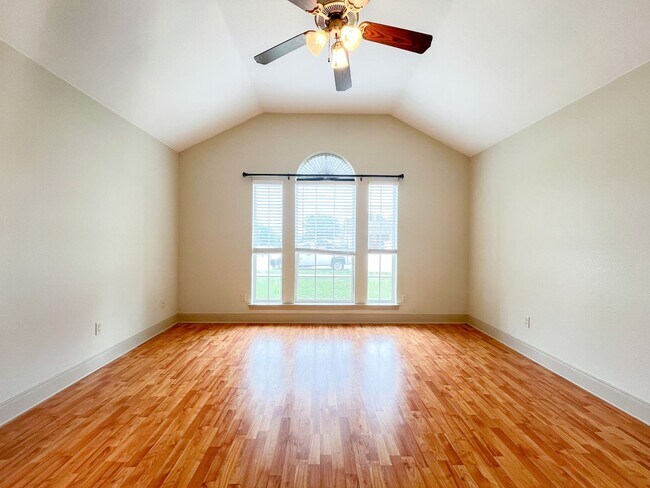 Building Photo - 6000 Boxelder Trail