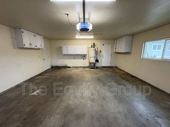 Building Photo - 4122 W Monte Vista Ave