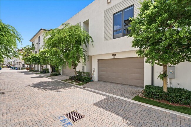 Building Photo - 5080 NW 84th Ave