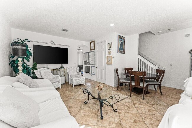 Building Photo - 179 Edenberry Ave