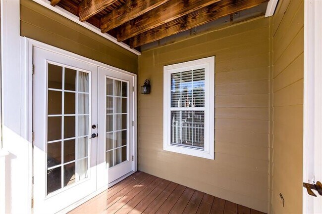 Building Photo - 5670 River Heights Crossing SE