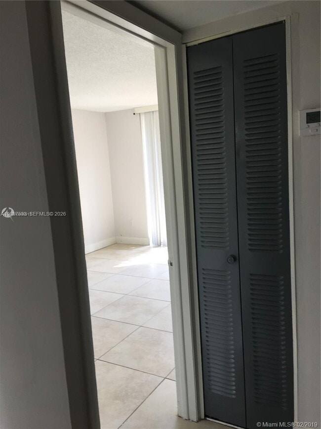 Building Photo - 1801 S Treasure Dr