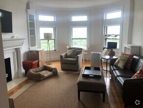 Building Photo - HOT BACK BAY LISTING!!!!