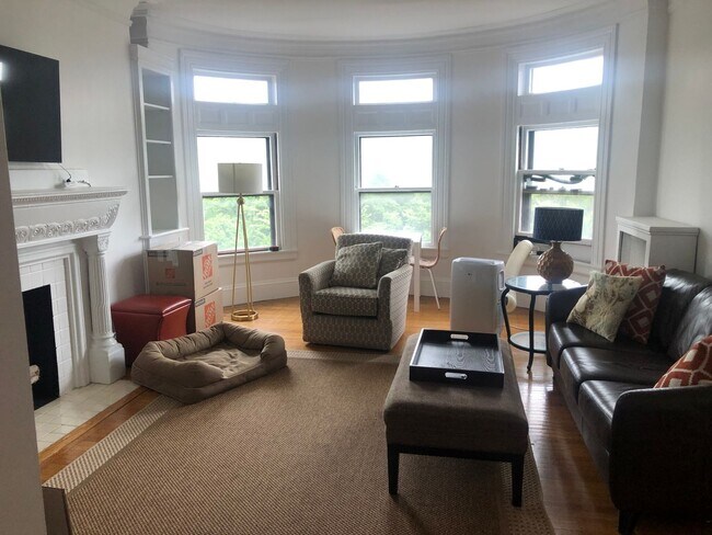 Primary Photo - HOT BACK BAY LISTING!!!!