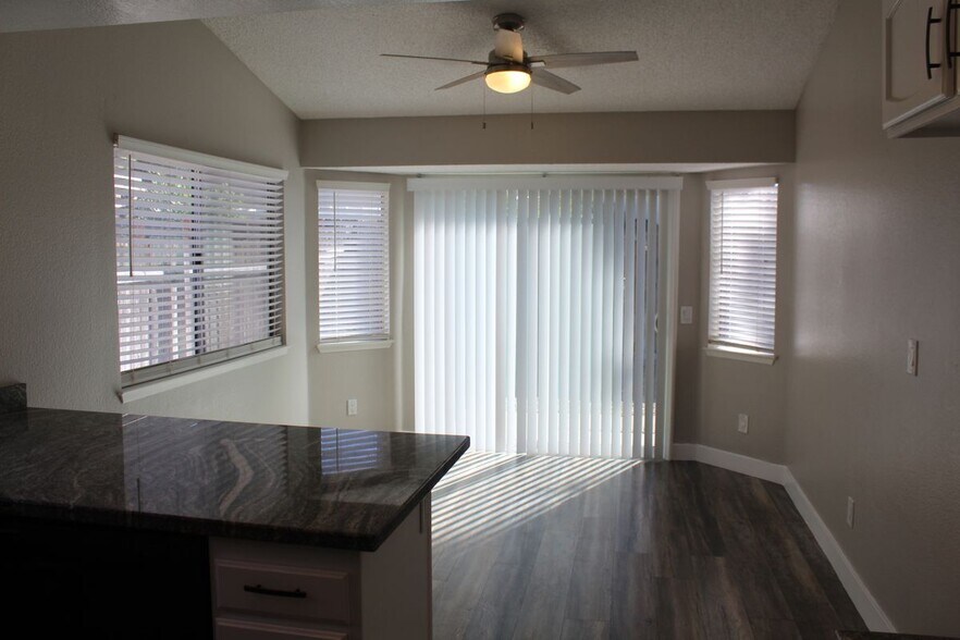 Building Photo - 2229 Rose Ave