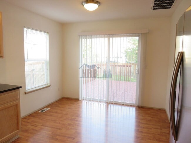 Building Photo - Stunning House in Dupont! $500.00 off 1 Month of Rent!