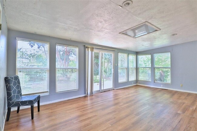 Primary Photo - 3210 Cloverdale St
