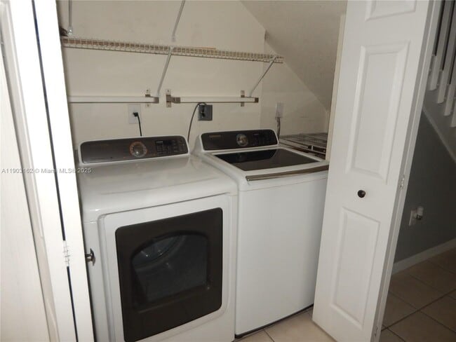 Building Photo - 8810 W Flagler St