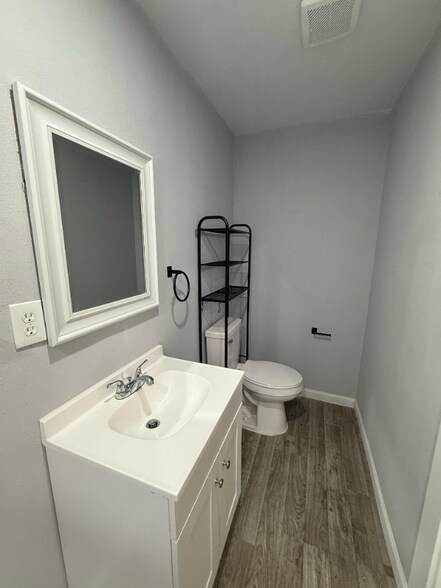 Building Photo - 1206 Zeola St