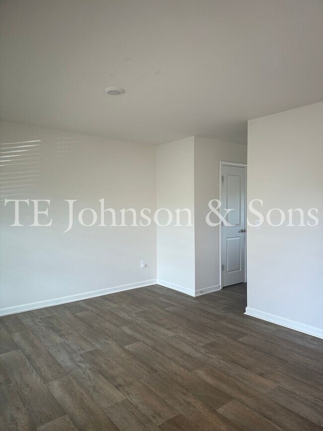 Building Photo - Spacious 4 Bedroom Home in Lexington – Modern Amenities and Comfort Await!