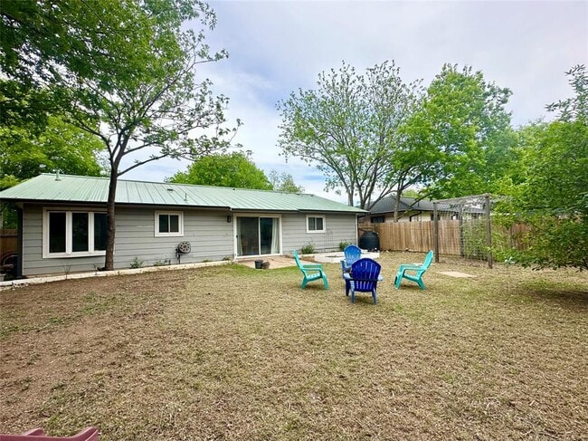 Building Photo - 2707 Ashdale Dr