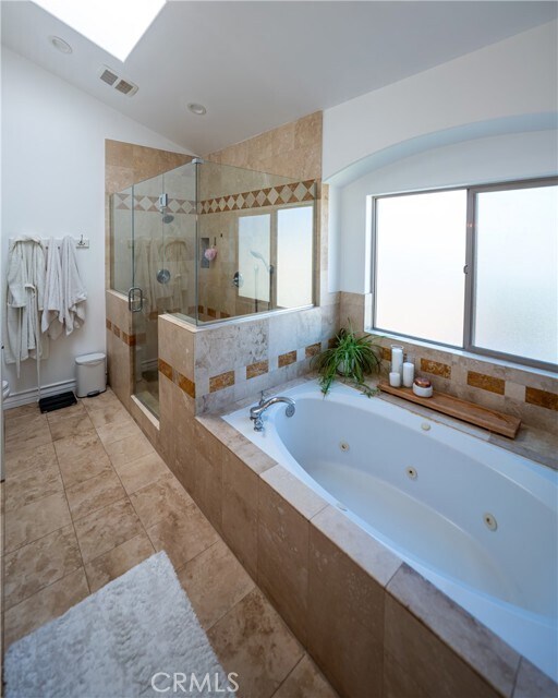 Building Photo - 2207 Warfield Ave