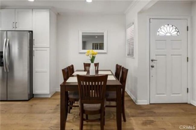 Building Photo - 22335 Kittridge St