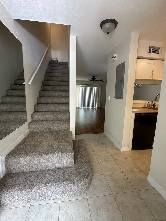 Building Photo - 5206 Sunridge Palms Dr