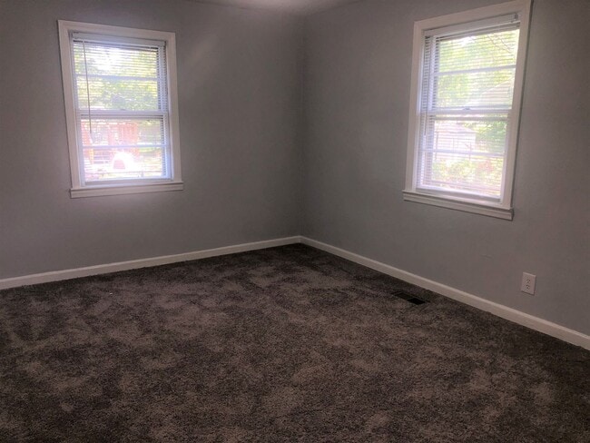 Building Photo - Updated Brick Ranch Conveniently Located