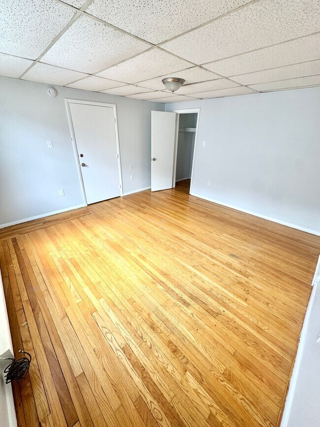 Building Photo - 961 Main St