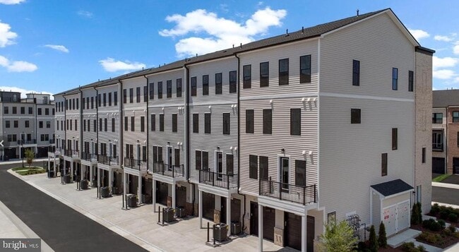 Building Photo - 21764 Dollis Hl Ter