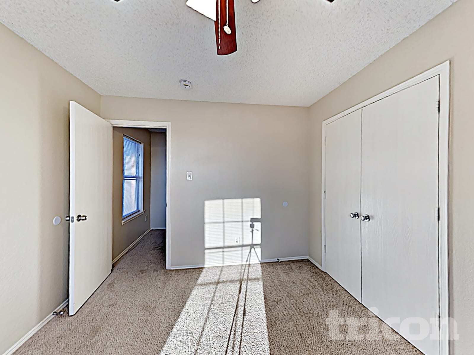 Building Photo - 2036 Talon Dr