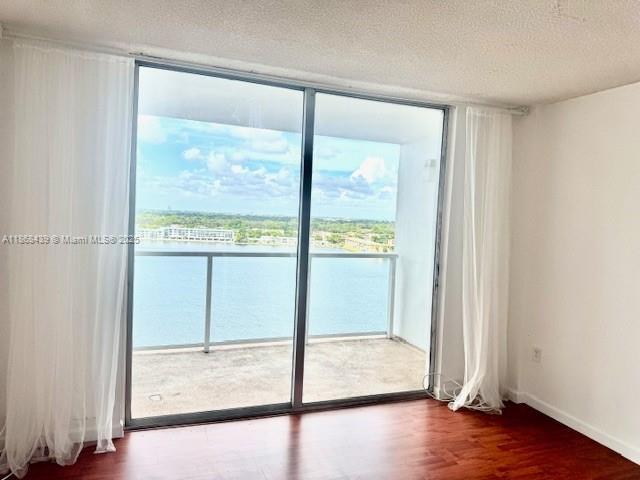 Building Photo - 1301 NE Miami Gardens Dr