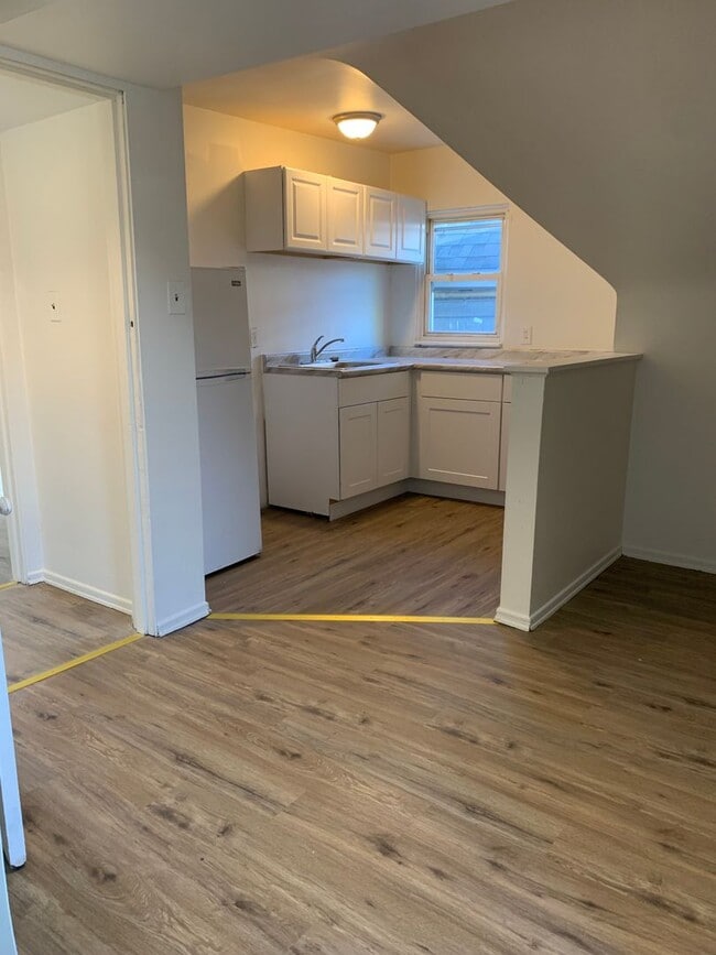 Building Photo - 7545 Ardmore St