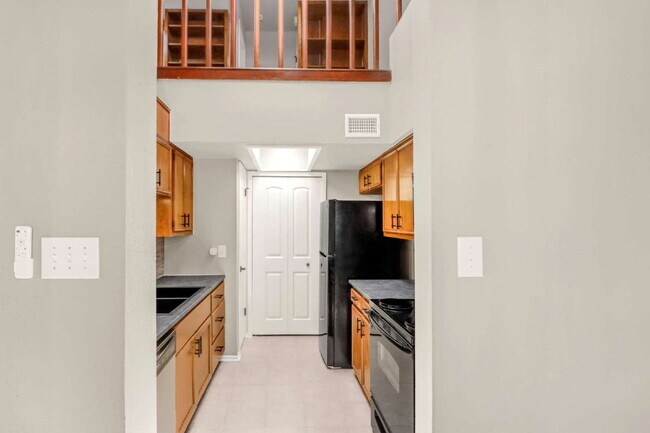 Building Photo - 14216 Indian Woods