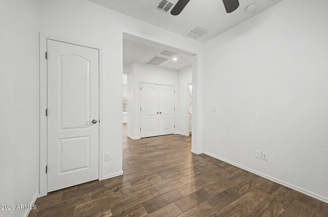 Building Photo - 2694 E Runaway Bay Pl