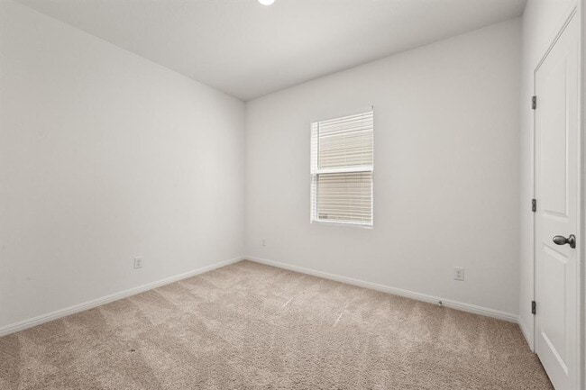 Building Photo - 473 Thistle Ln