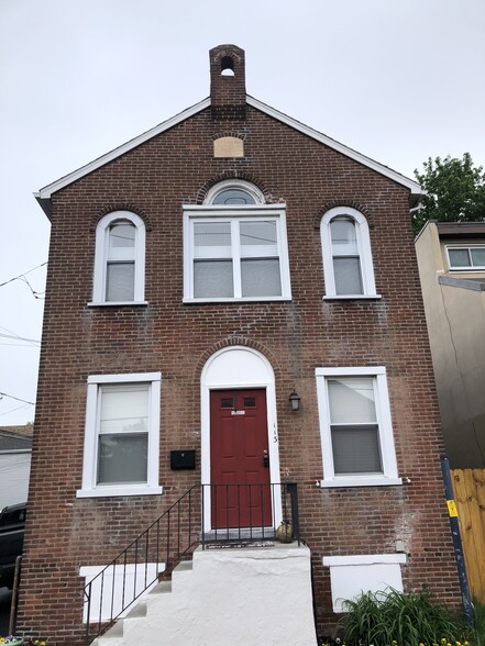 Historic single family home - 113 S Adams St
