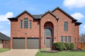 Building Photo - 3400 Oleander Dr