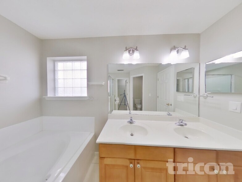 Building Photo - 96043 Starlight Ln