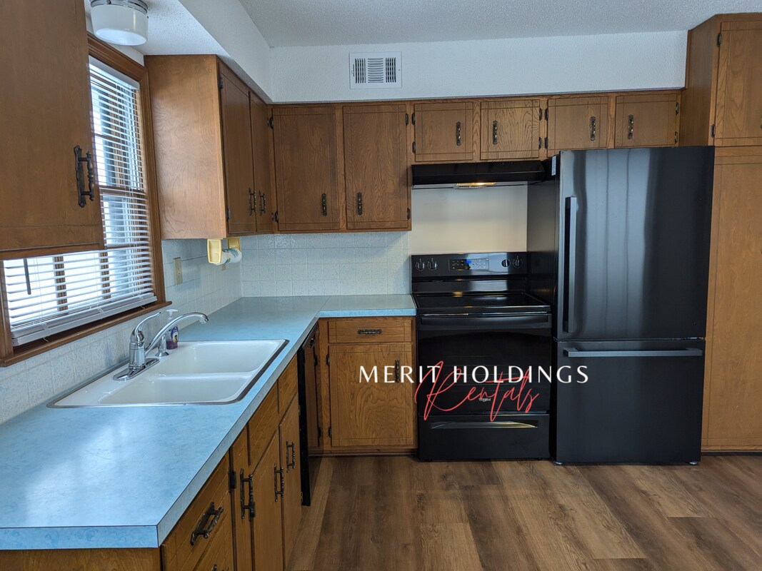 Building Photo - 1421 S Haden Ct