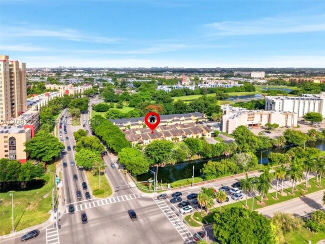 Building Photo - 9674 Fontainebleau Blvd