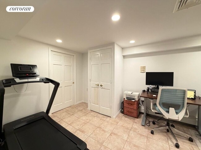 Building Photo - 30 1st St