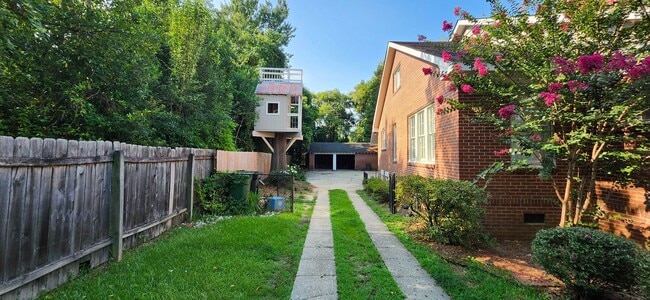 Building Photo - Wonderful home in Overlook!