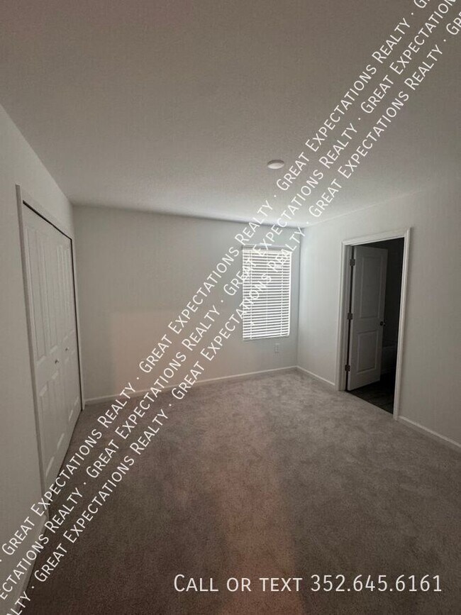 Building Photo - 4923 SW 81st Ln