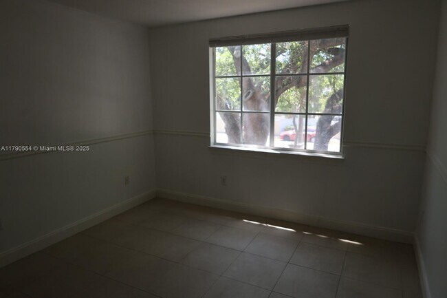 Building Photo - 6801 SW 44th St