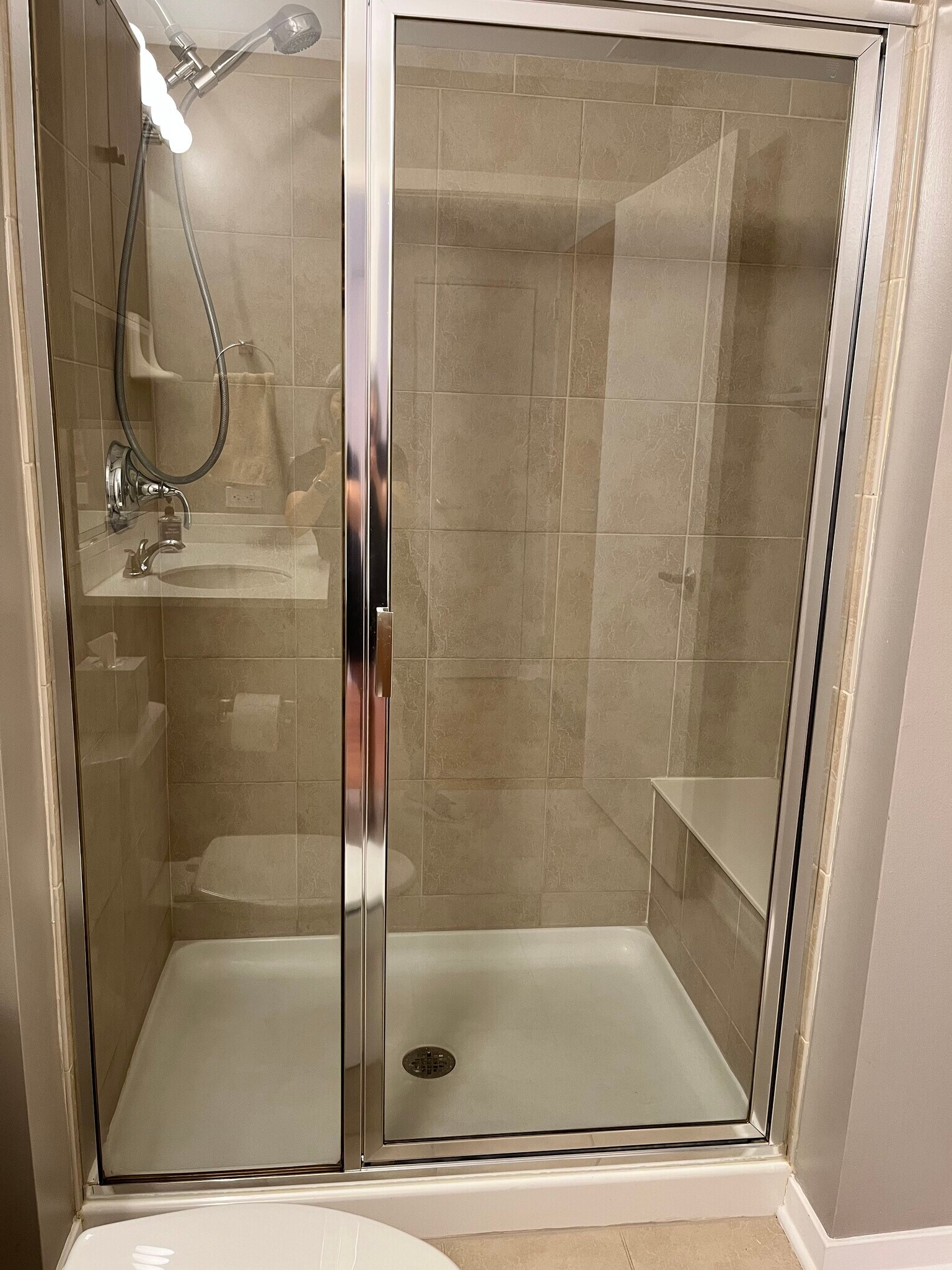 2nd bath - 170 N Northwest Hwy