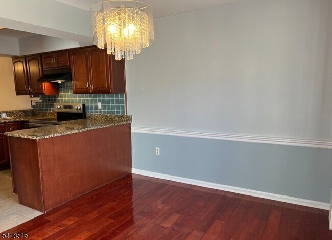 Building Photo - 64 Goldfinch Dr