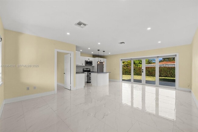 Building Photo - 6851 SW 48th Terrace