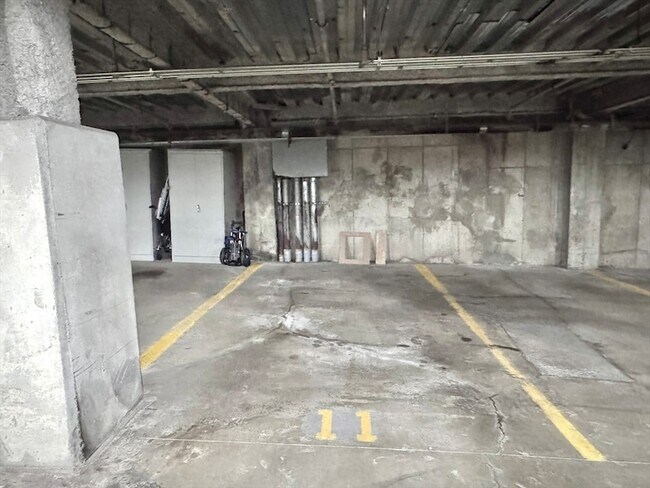 Building Photo - 323 Boylston St