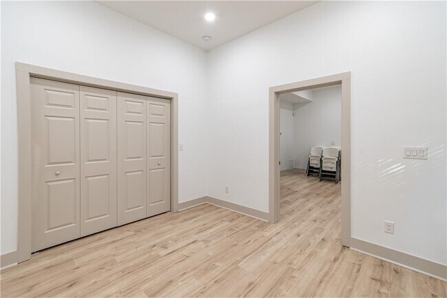 Building Photo - 651 Briarleigh Way