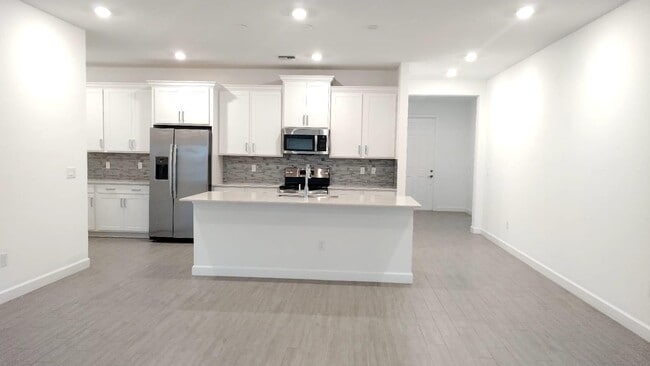 Building Photo - 3199 Streng Ln