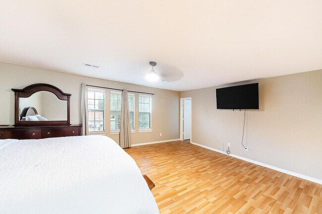 Building Photo - 9350 Starfire Ln