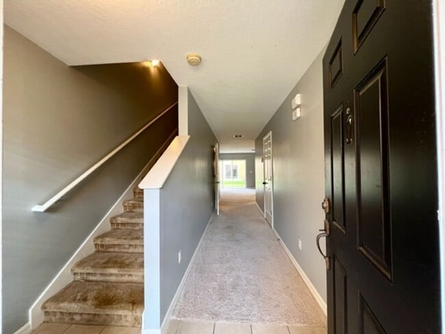 Building Photo - MOVE IN MARCH! Charming 2 Beds 2.5 Bath Townhome! 2 MASTER SUITES! Attached one car garage!! Extr...