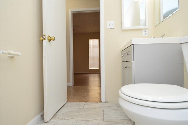 Building Photo - 8647 Mallard Reserve Dr