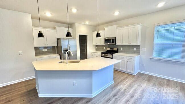 Building Photo - 1612 Swallow Tail Dr