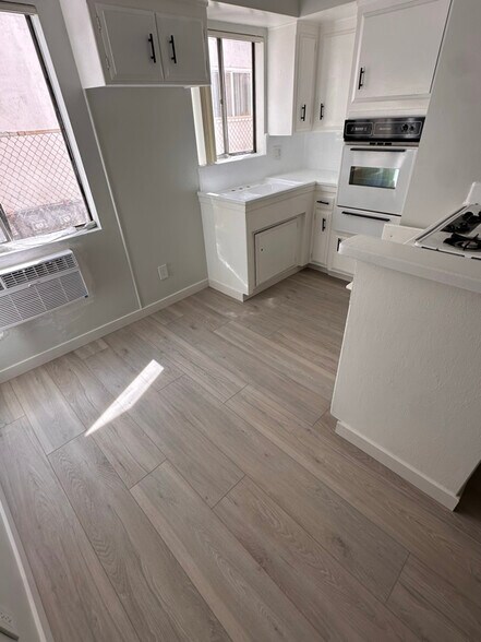 Building Photo - 7255 Jordan