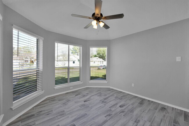 Building Photo - 2306 Piddler Dr